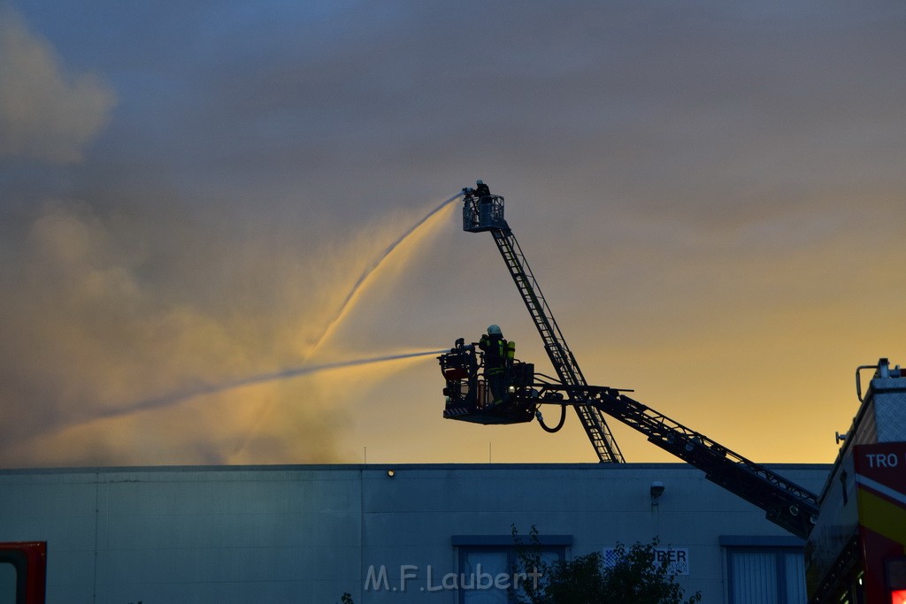 Grossbrand Halle Troisdorf Kriegsdorf Junkersring P306.JPG - Miklos Laubert